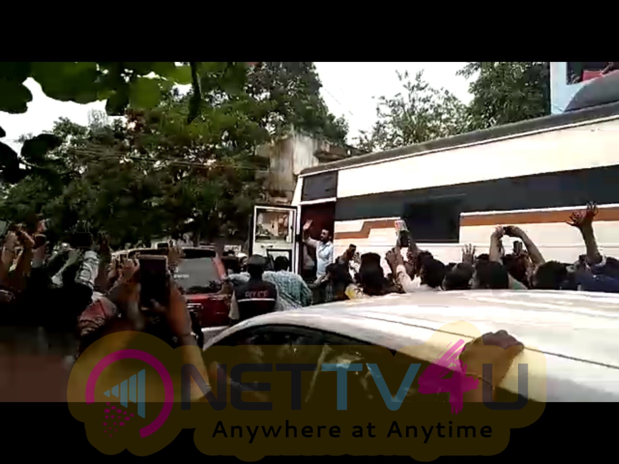 Actor Suriya Mobbed With 5000 Fans At NGK Shooting Spot Stills Tamil Gallery