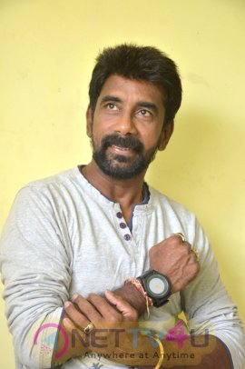 Magic Saravanan New Looking Stills