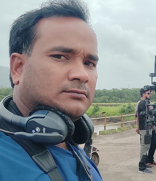 Hindi Camera Operator Fakhruddin Khan