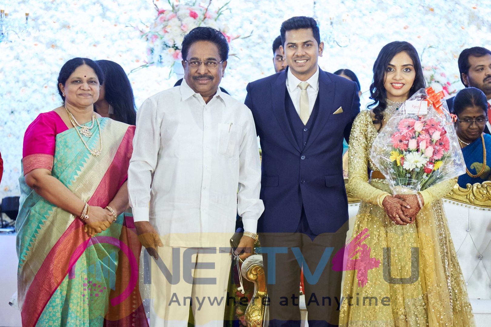Raj TV Family Chinna Nachiappan - Dr.Rashmi Wedding Reception Photos Tamil Gallery