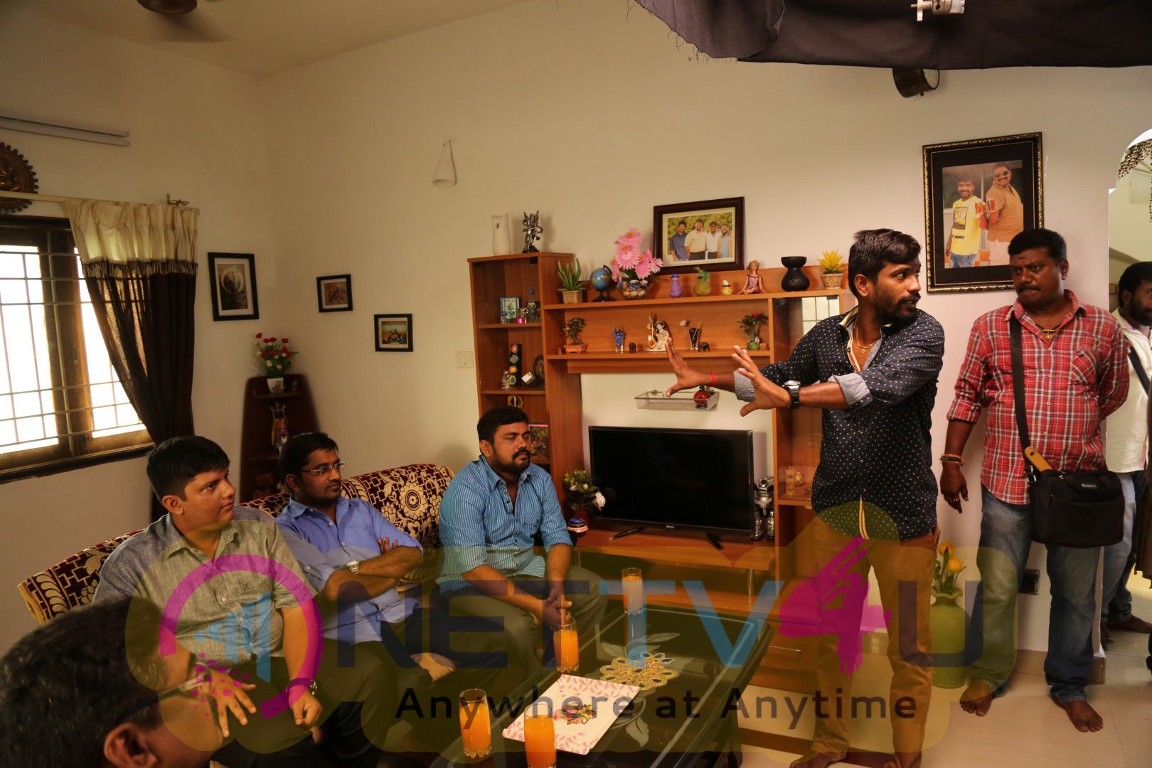 Enakku Vaaitha Adimaigal Movie Working Stills Tamil Gallery