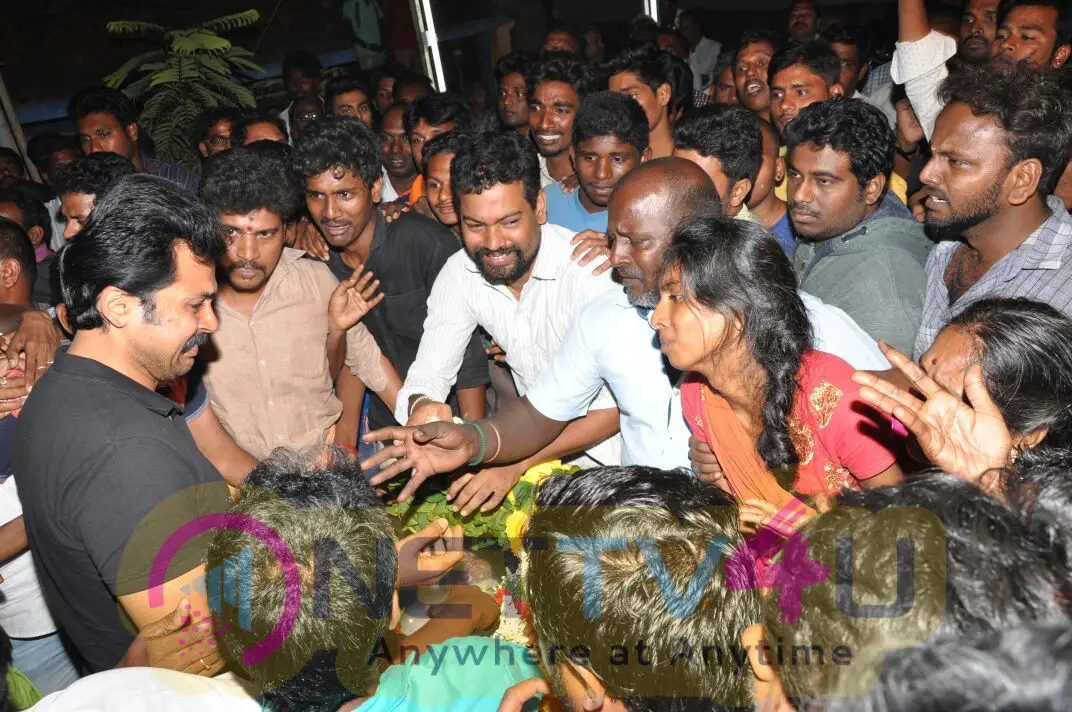 Actor Karthi's Attended His Fan Funeral Images Tamil Gallery