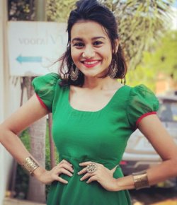 Lavita Lobo Hindi Singer