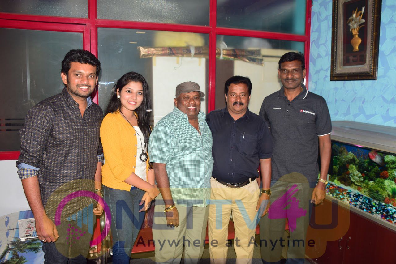 Arasakulam Team With Actor Senthil Stills Tamil Gallery