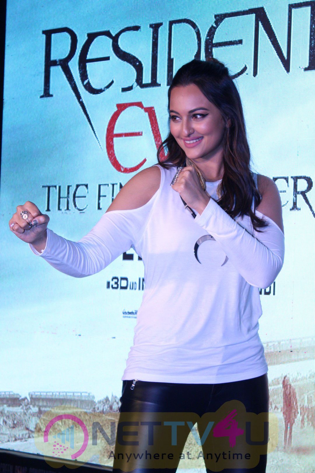 Sonakshi Sinha At The Launch Of Virtual Reality Haptic Gaming Experience In India Party Photos Hindi Gallery
