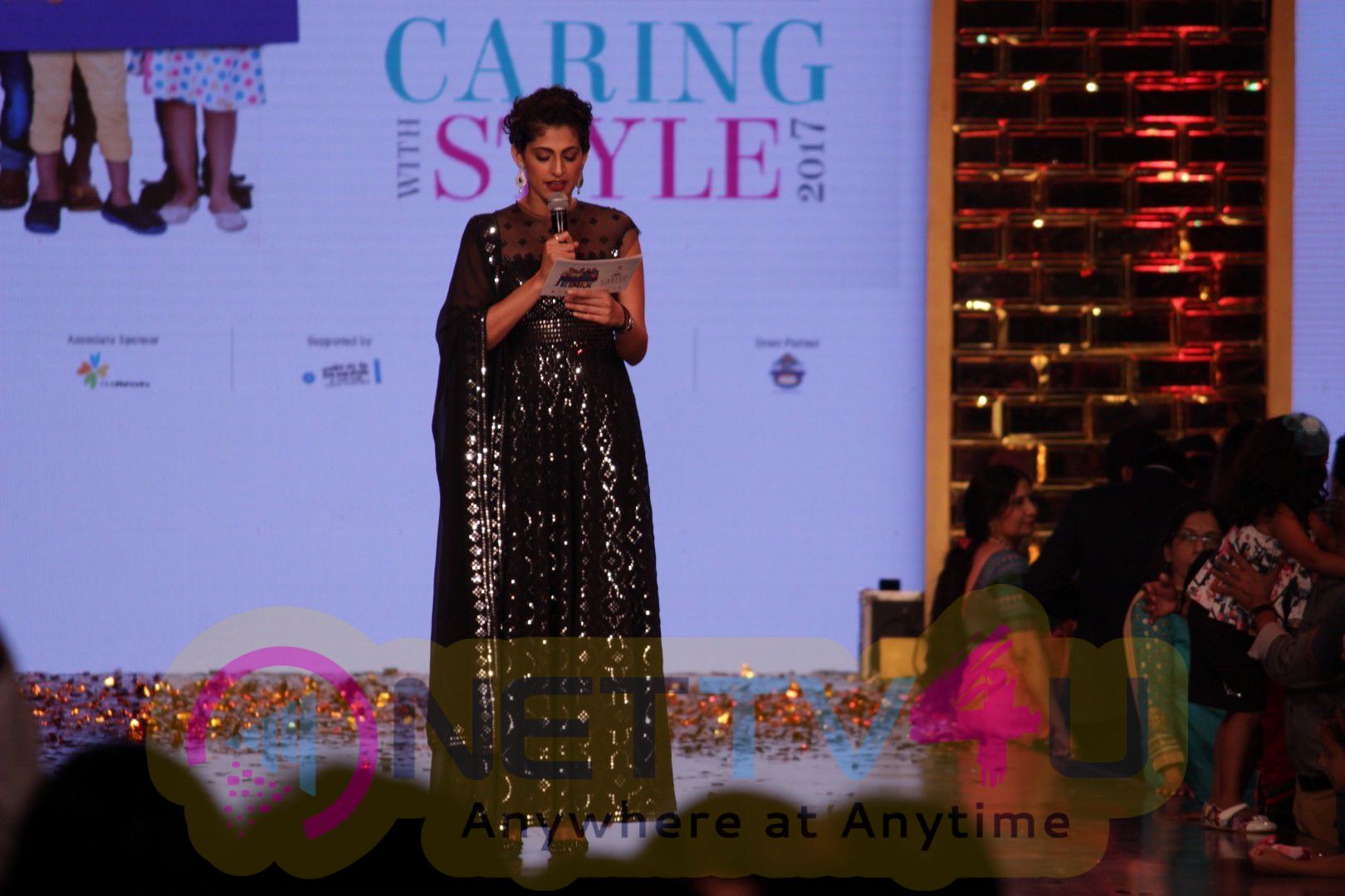 Amitabh Bachchan And B-Town Celebs Walked The Ramp For Cancer Patients @Fevicol 'Caring With Style-2 Hindi Gallery