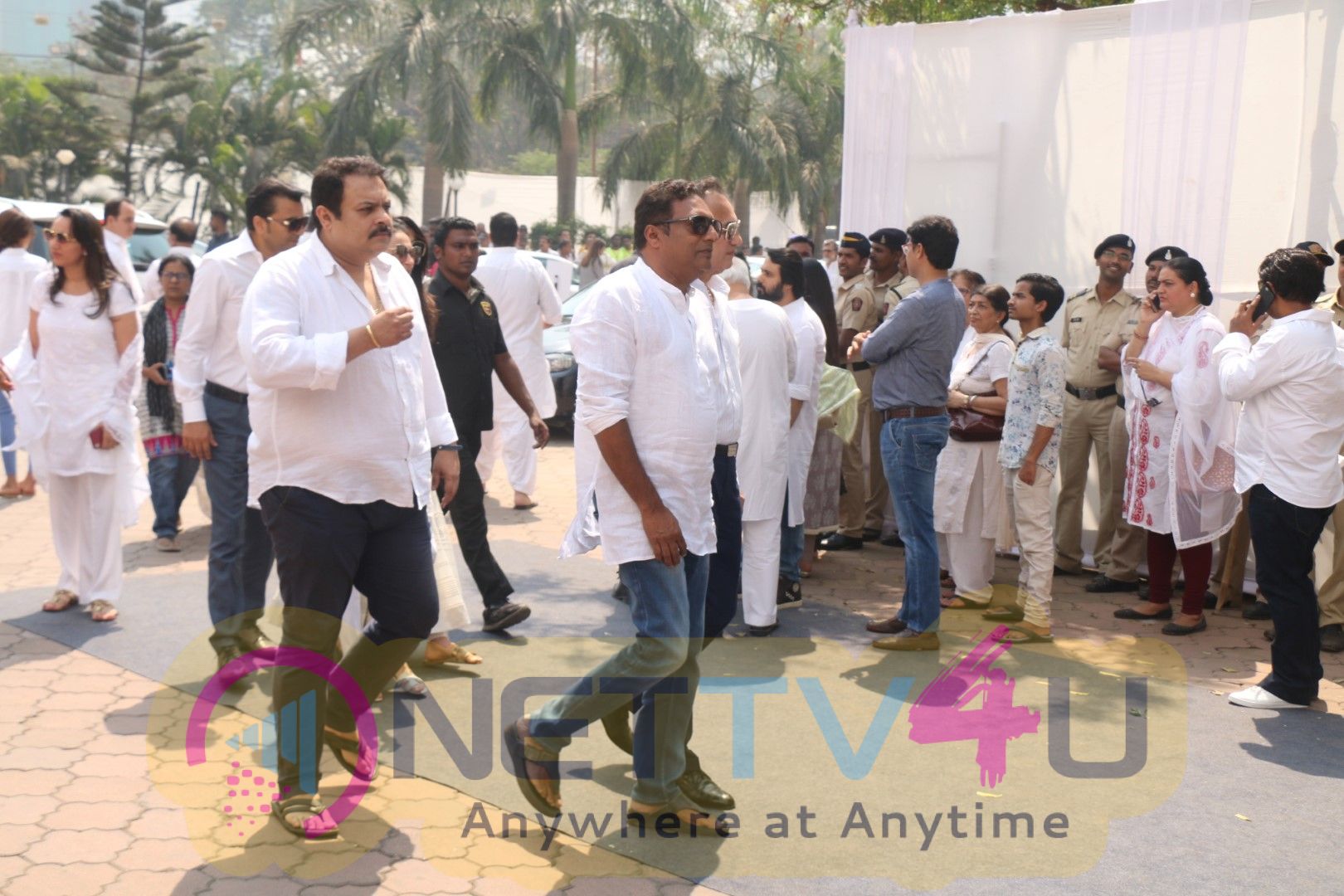 Celebs Arrives Sri Devi Last Journey At Celebration Sports Club Hindi Gallery