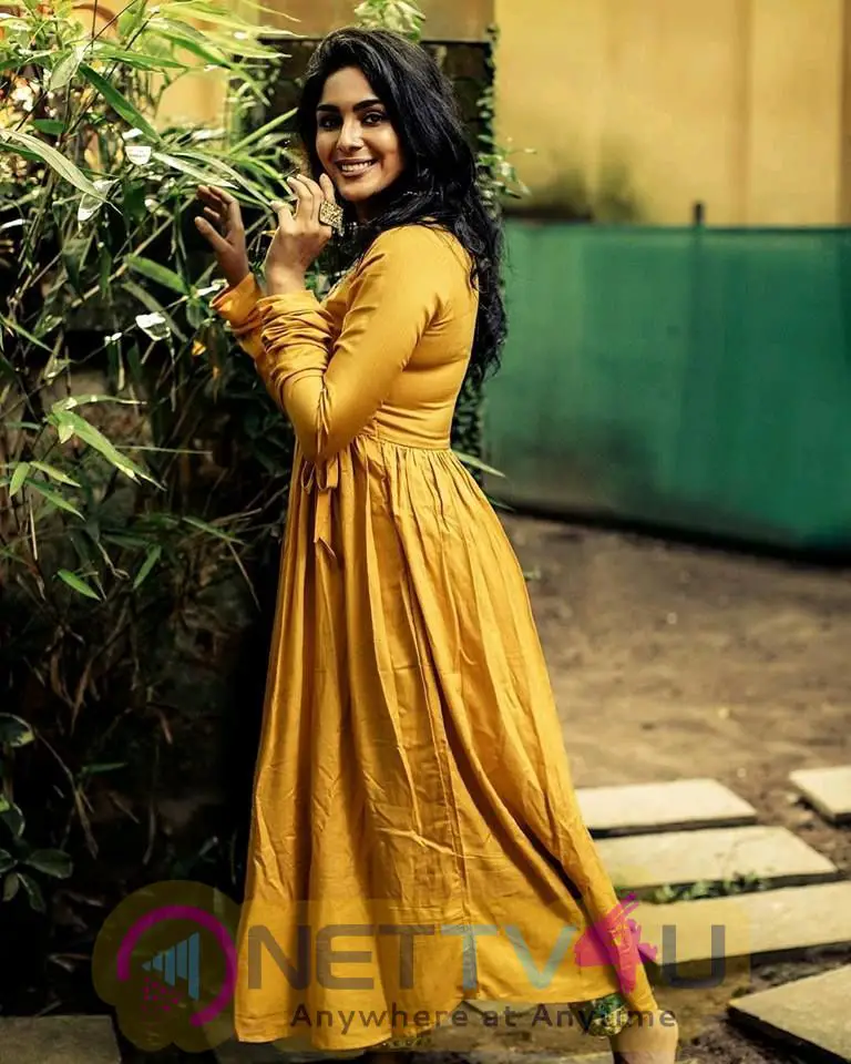 Actress Samyuktha Menon Cute Stills Malayalam Gallery