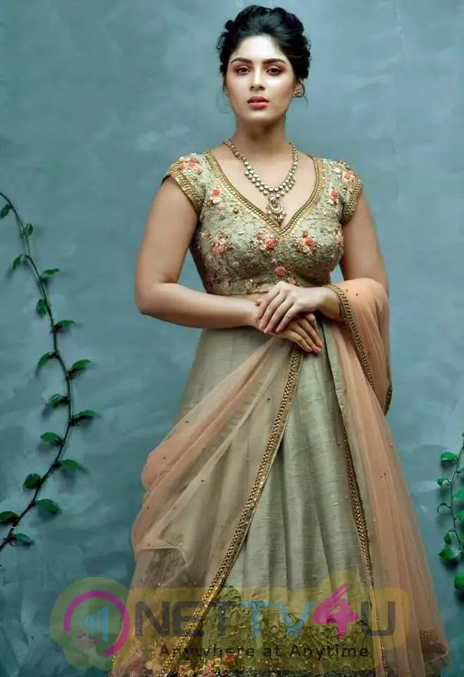 Actress Samyuktha Menon Cute Stills Malayalam Gallery