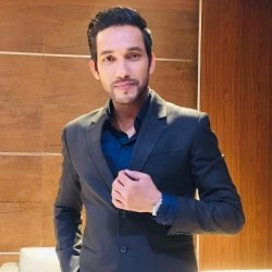 Ashish Chaubey Hindi Journalist