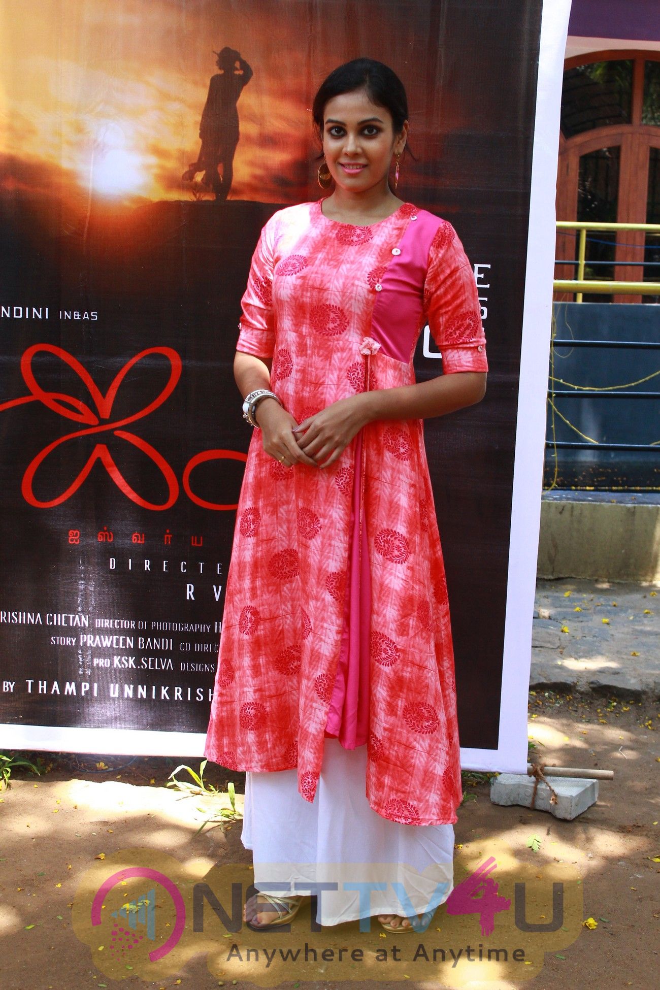 Actress Chandini Tamilarasan Cute Images Tamil Gallery