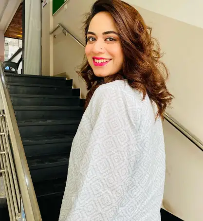 Urdu Anchor Haleema Zulfiqar