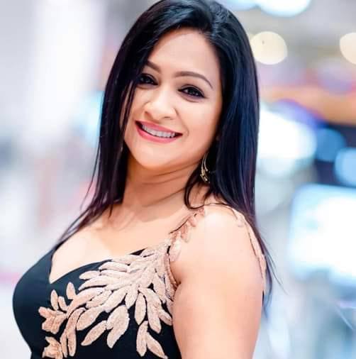 Sinhala Actress Nadeesha Alahapperuma