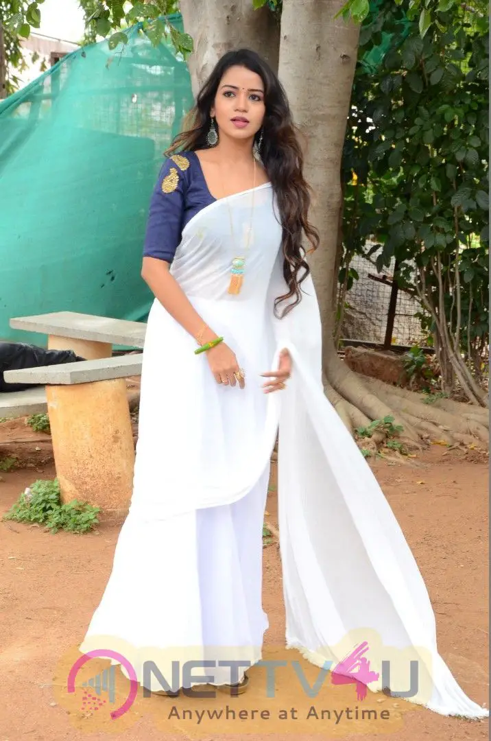 Telugu Actress Bhavya Sri Lovely Images Telugu Gallery