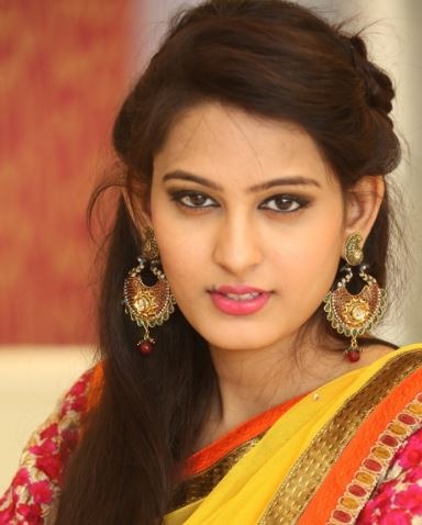 Telugu Movie Actress Shweta Jadhav