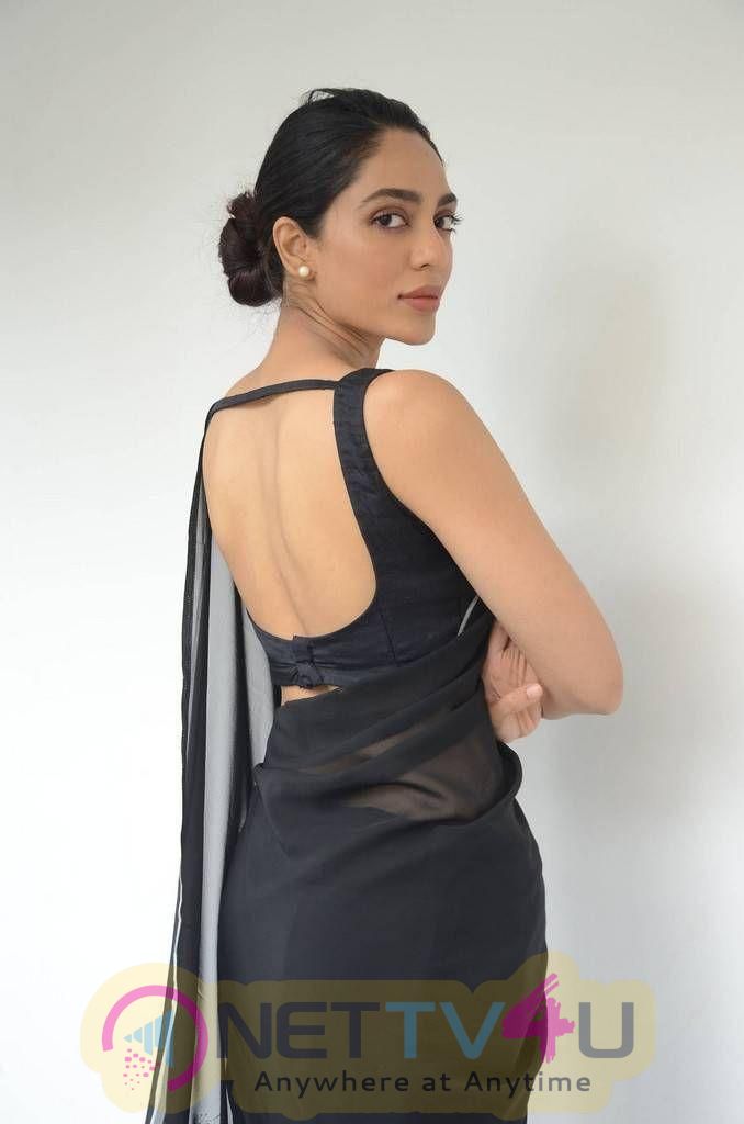 Actress Sobhita Dhulipala Cute Images Hindi Gallery