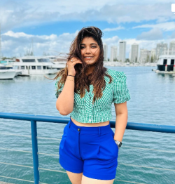 Manisha Makwana Hindi Assistant Director