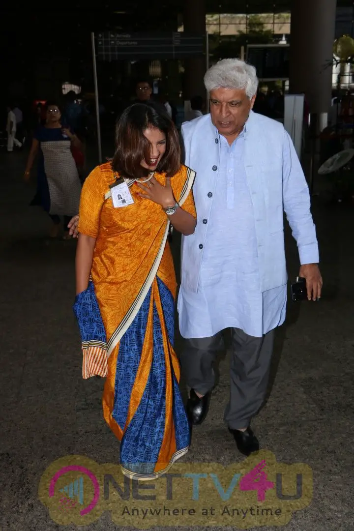 Javed Akhtar Spotted At Airport Pics Hindi Gallery