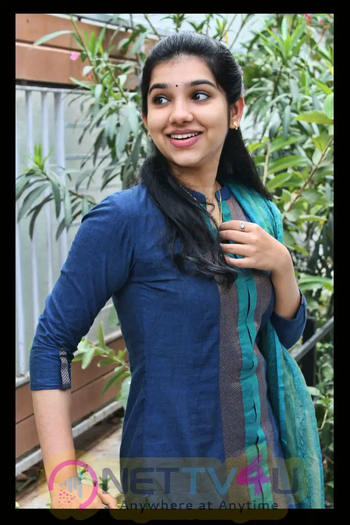  Actress Adithi Beautiful Latest Photos Tamil Gallery
