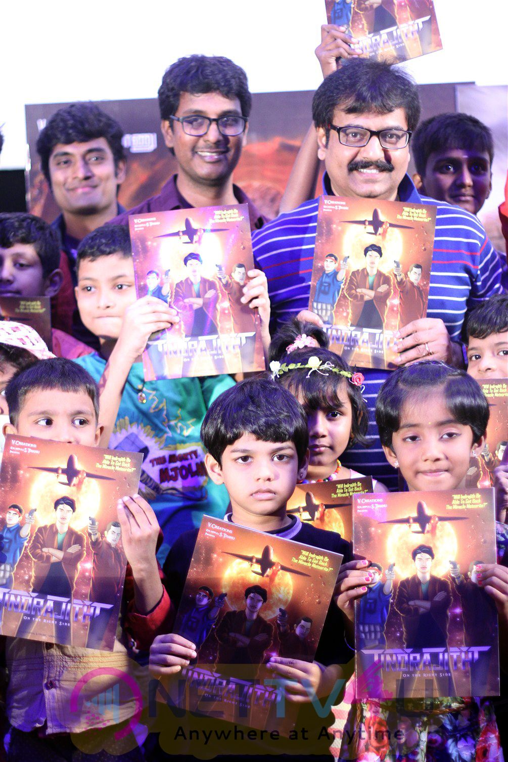 Actor Vivek Launched Indrajith Comic Book With Children Images Tamil Gallery