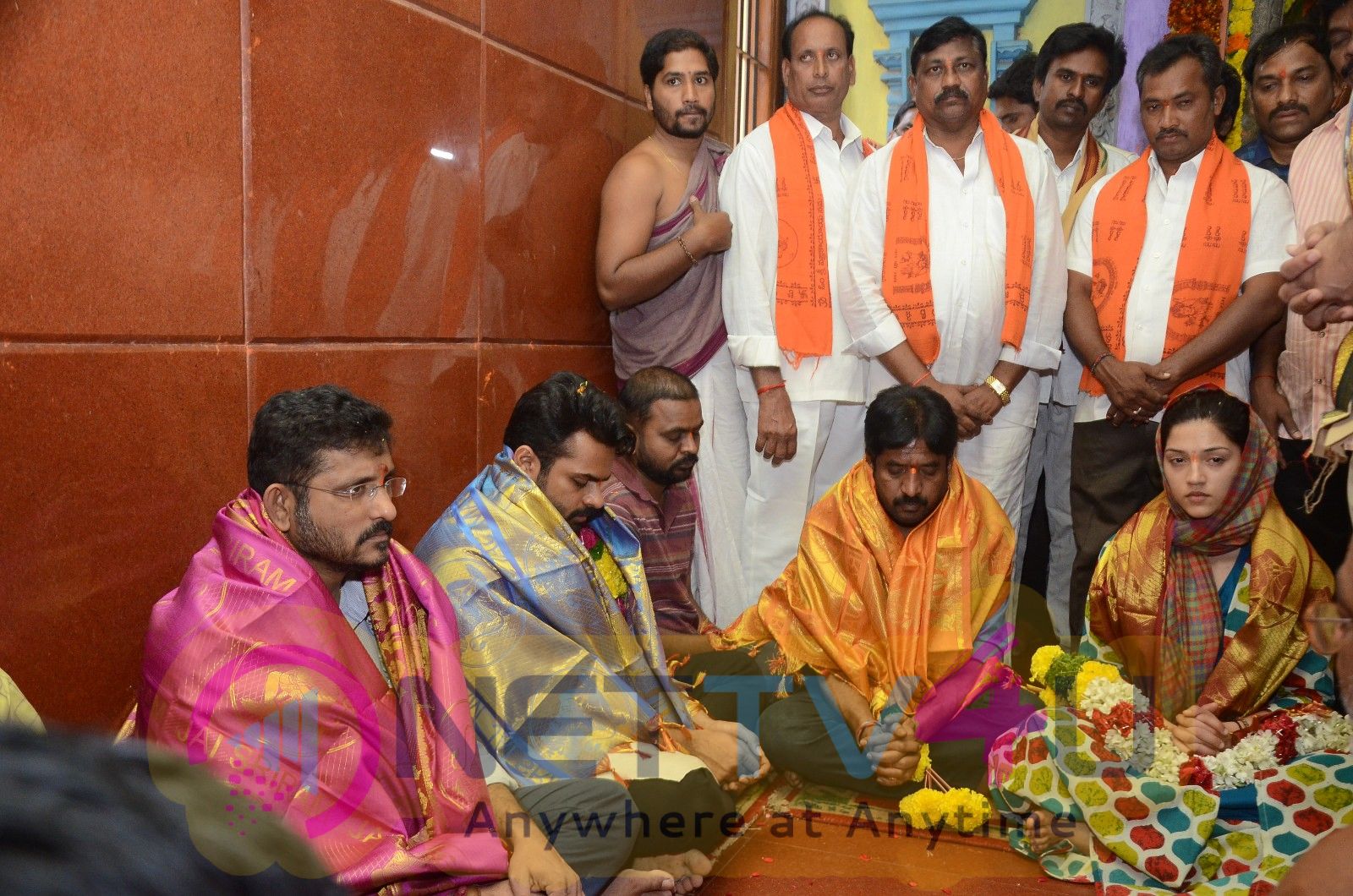 Jawaan Movie Team at Maddi Anjaneya Swamy Temple Photos Telugu Gallery