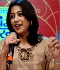 Mona Kamat Prabhugoankar Hindi Singer