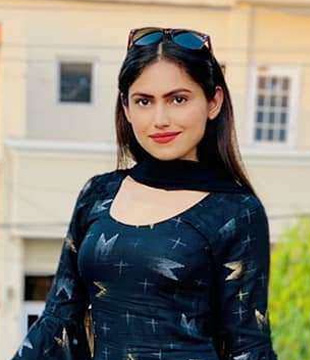 Punjabi Movie Actress Raavi Kaur Bal