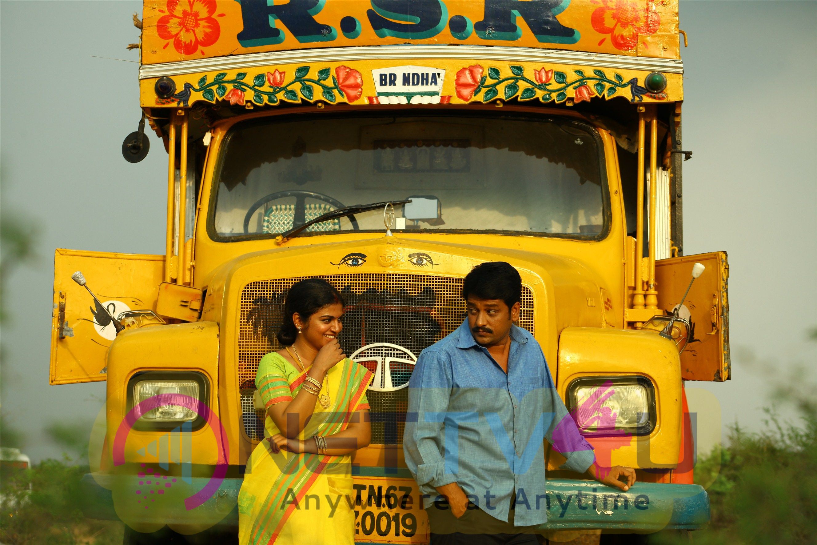  Oru Kidayin Karunai Manu Movie Stills  Tamil Gallery