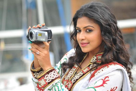 Amala Paul Falls In Love Again!