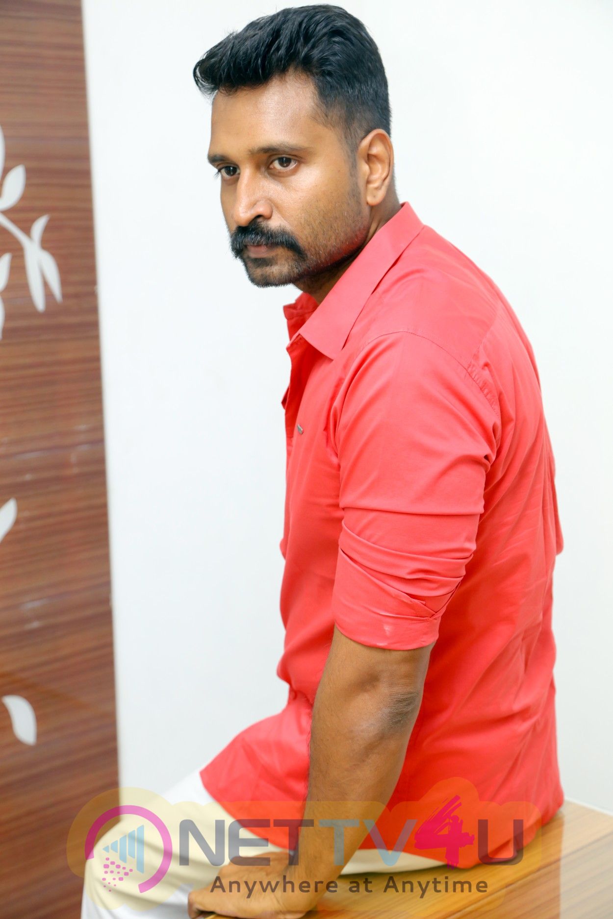 Actor Jaivanth Handsome Stills Tamil Gallery