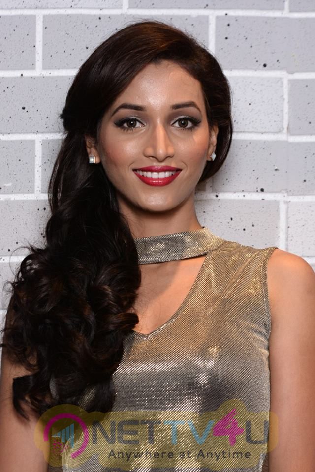 Actress Srinidhi Shetty Prepossessing Photos Kannada Gallery