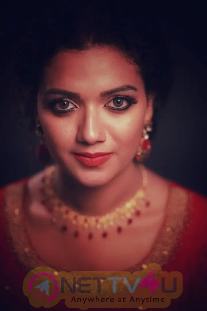 Actress Mareena Michael Kurisingal Angelic Pics Malayalam Gallery