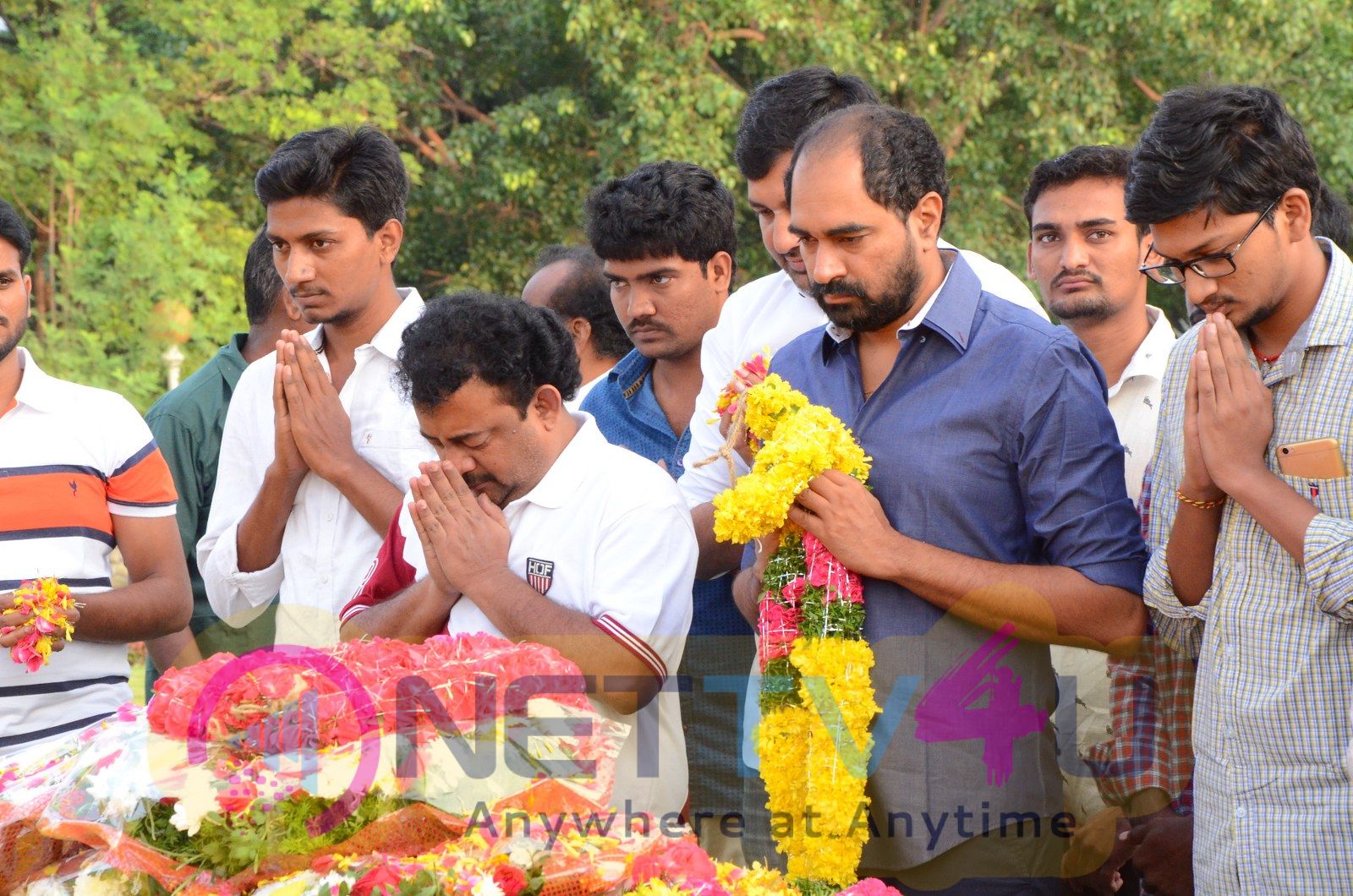 Celebs Pays Tribute At NTR Ghat Images Telugu Gallery