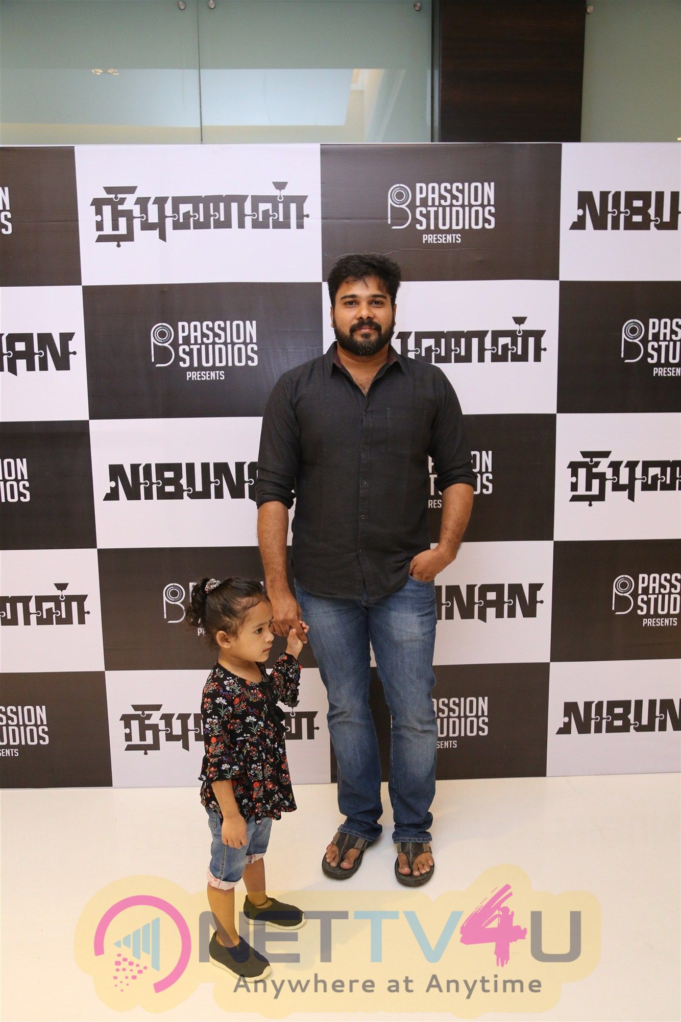 Nibunan Movie Premiere Show Photos Tamil Gallery