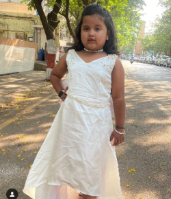 Adira Aundhkar Marathi Child Artist