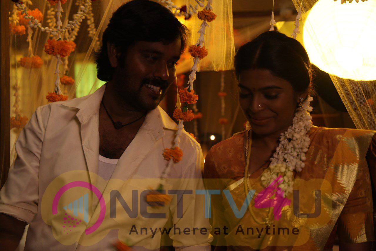 Enkitta Mothathe Tamil Movie New Stills Tamil Gallery
