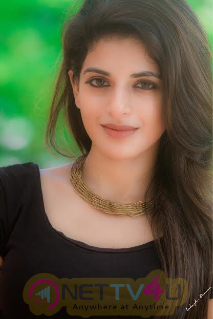 Tamil Actress Actress Iswarya Menon Stills  Tamil Gallery