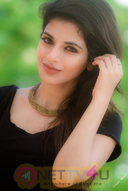 Tamil Actress Actress Iswarya Menon Stills  Tamil Gallery