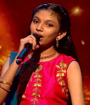 Marathi Singer Shraddha Vaidhya