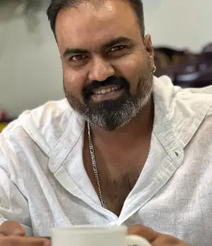 Hindi Editor Manoj Magar