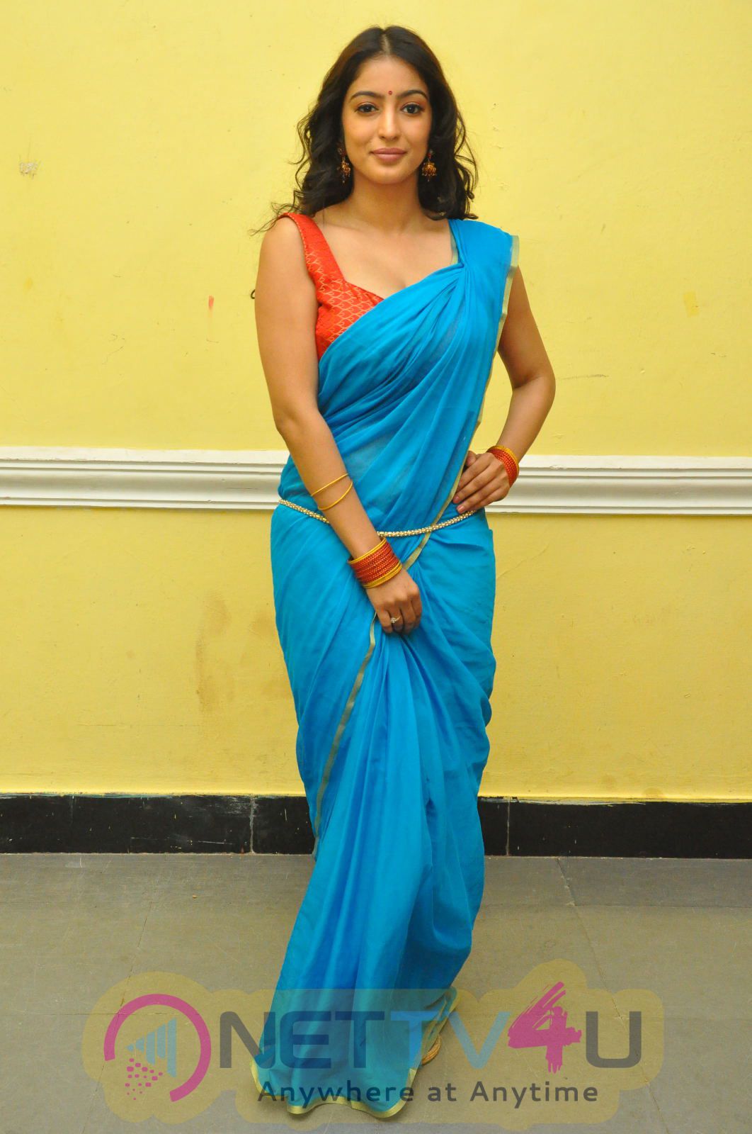 Actress Vaibhavi Cute Photos At Www.Meena Bazaar Movie Opening  Telugu Gallery