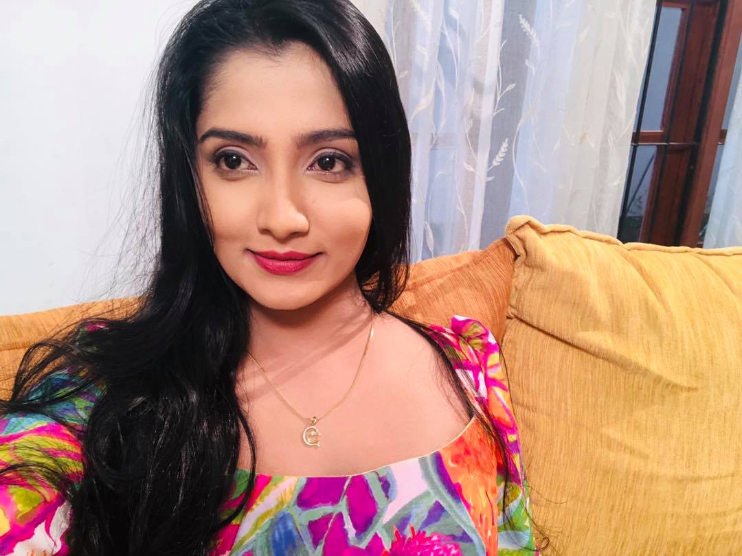 Sinhala Actress Naduni Karunathilake