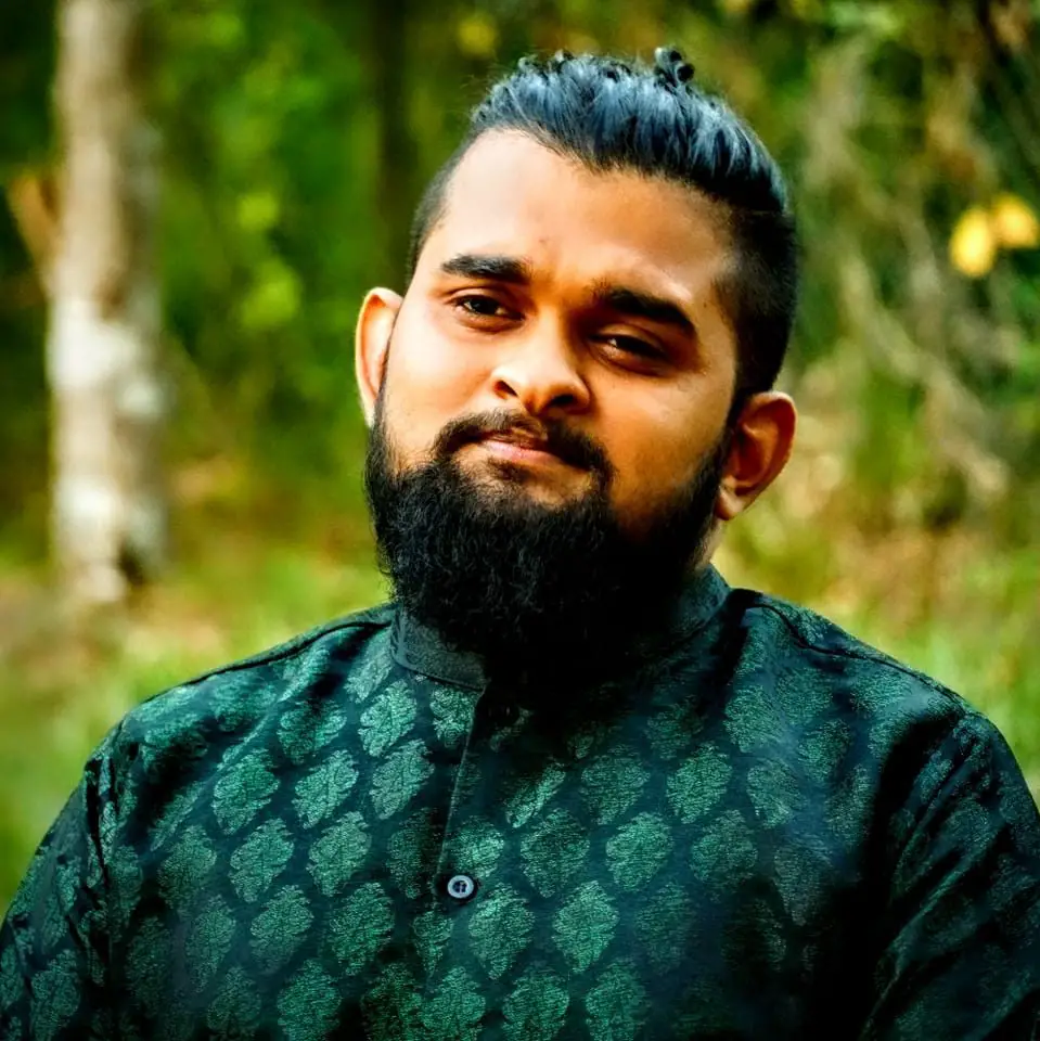 Sinhala Singer Savee Alwis