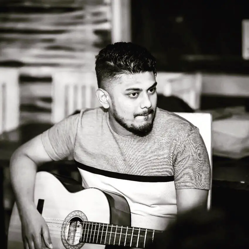 Sinhala Singer Vidu Kahapola Arachchi