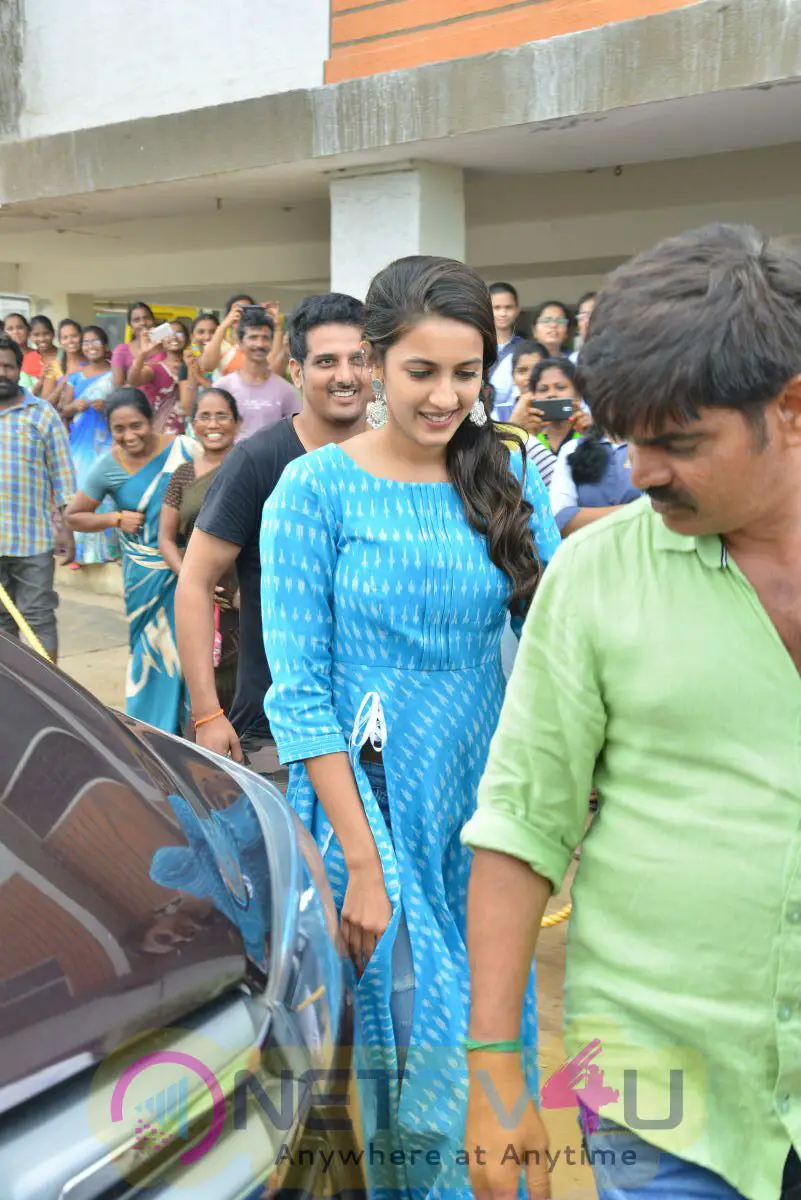 Happy Wedding Movie Team At Gannavaram Sri Chaitanya College Pics Telugu Gallery