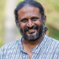 Sunil Sukthankar Marathi Director