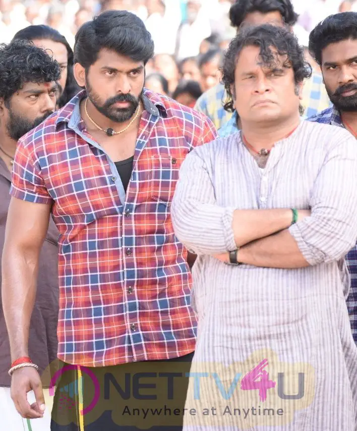 Actor Arjun At Sandakozhi Movie Shooting Spot Stills Tamil Gallery