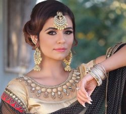 Aamber Dhaliwal Hindi Model