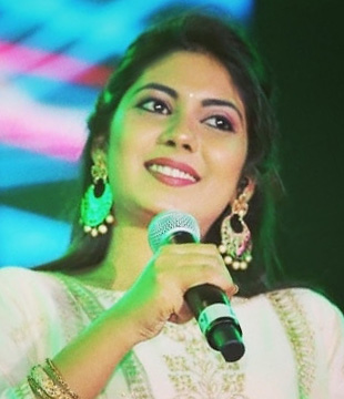 Hindi Singer Shailey Bidwaikar