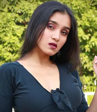 Hindi Model Samruddhi Jadhav